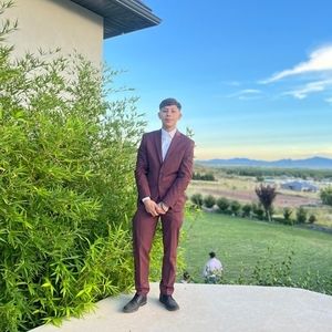 Meet your Posher, Tomás